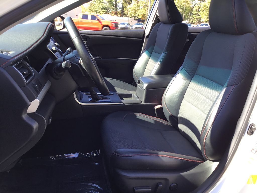 Thumbnail: 2016 Toyota Camry - 14