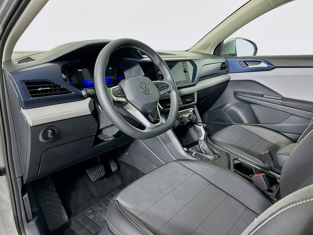 2024 Volkswagen Taos SE 9