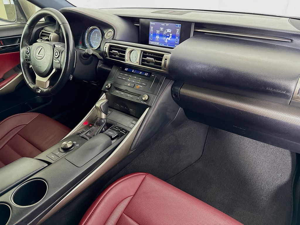 Thumbnail: 2015 Lexus IS - 30