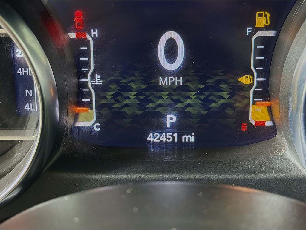 Used 2023 White Jeep Overland image 31