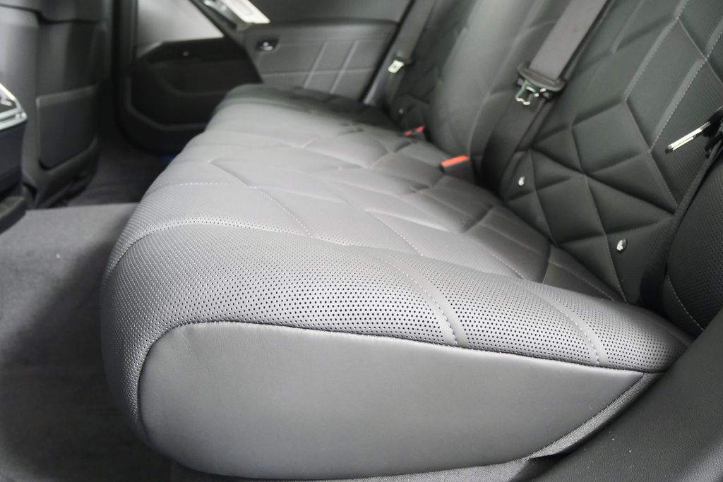 Thumbnail: 2026 BMW i7 - 14