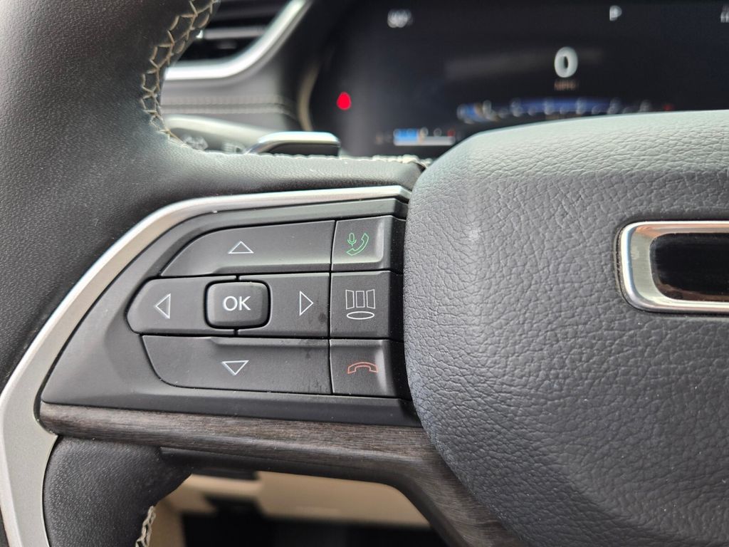 2023 Jeep Cherokee - $29,000