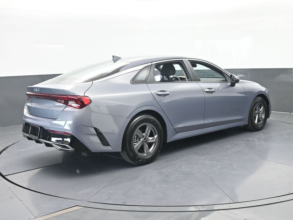 Used 2024 Everlasting Silver Kia LXS image 6