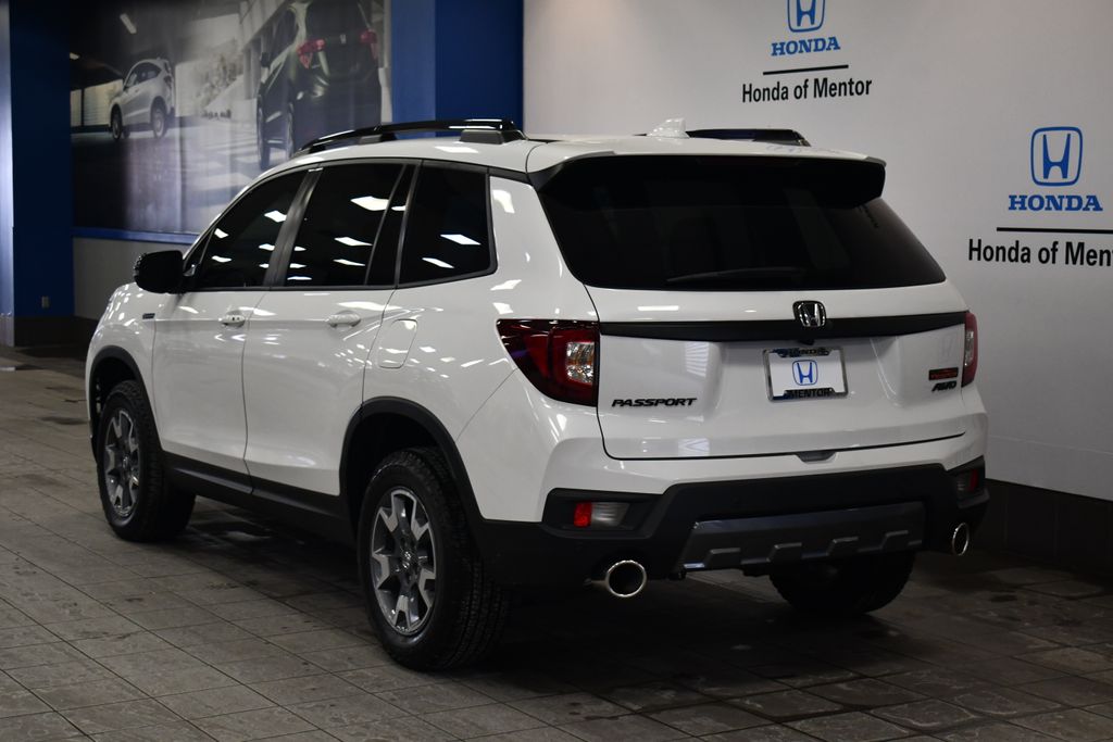 Thumbnail: 2023 Honda Passport - 3