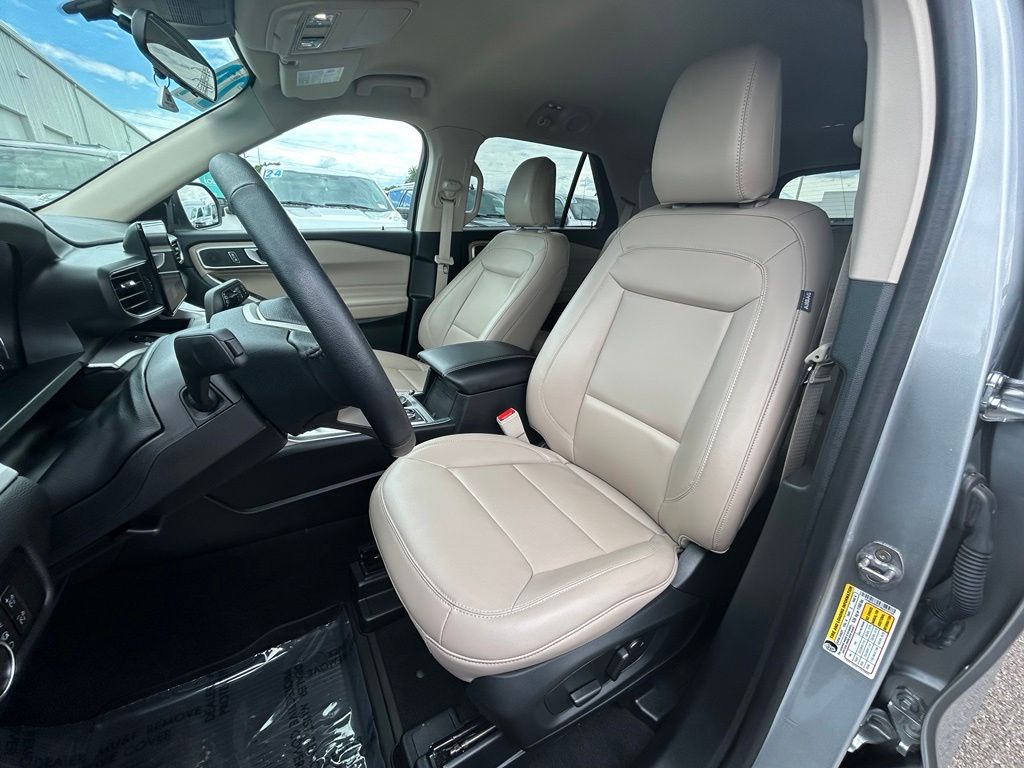 Certified Used 2024 Silver Ford XLT image 15