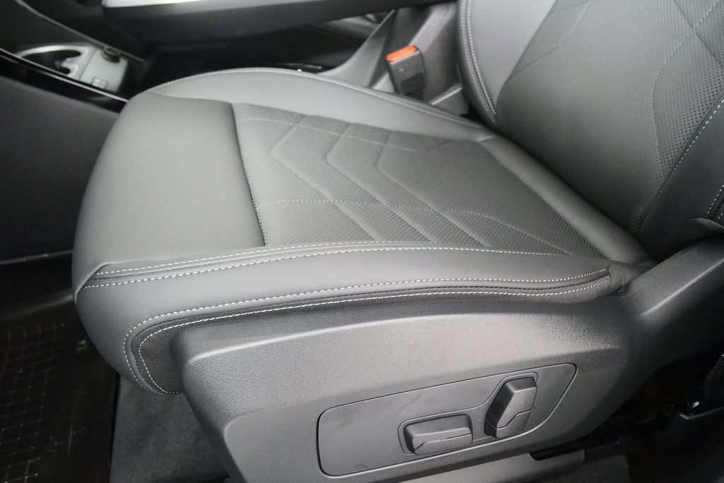 2025 BMW X1 xDrive28i 10