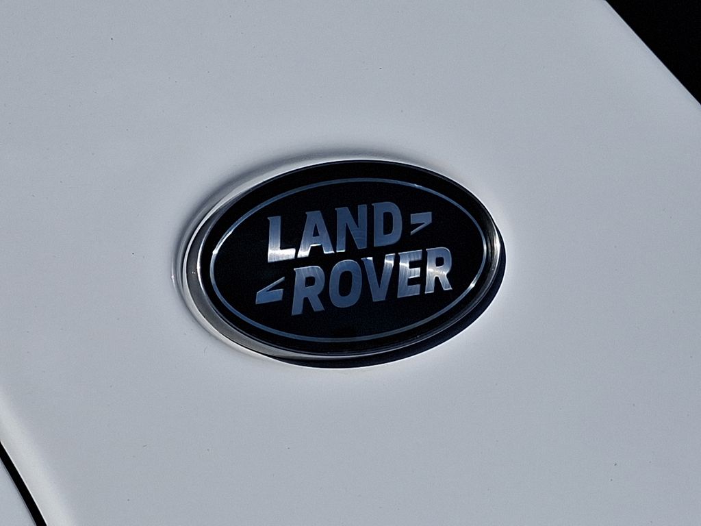 2025 Land Rover Discovery Sport S 19