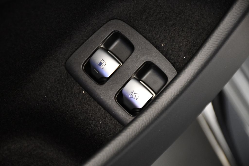 2025 Mercedes-Benz E-Class AMG E 53 32