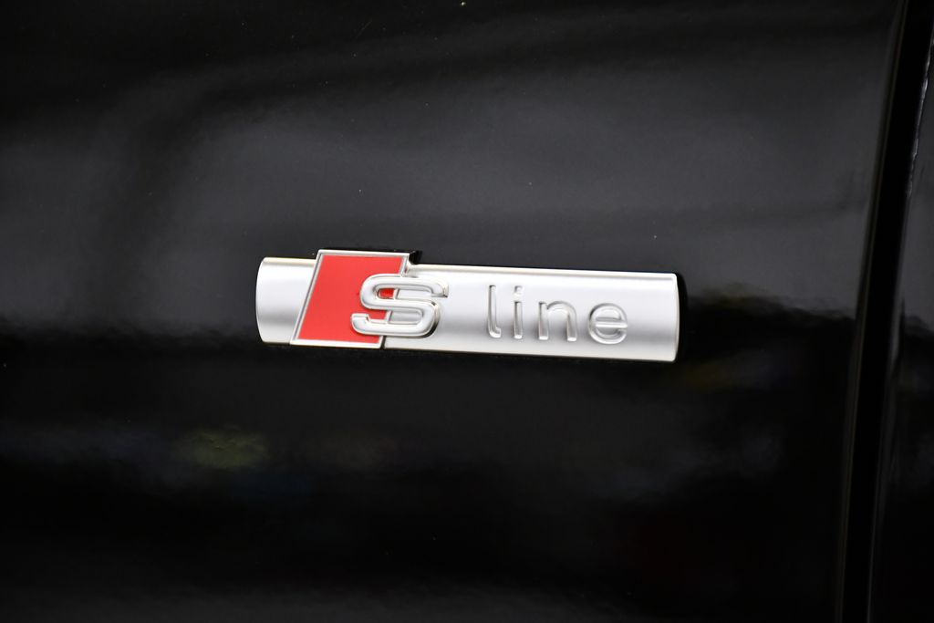 Thumbnail: 2024 Audi Q3 - 11