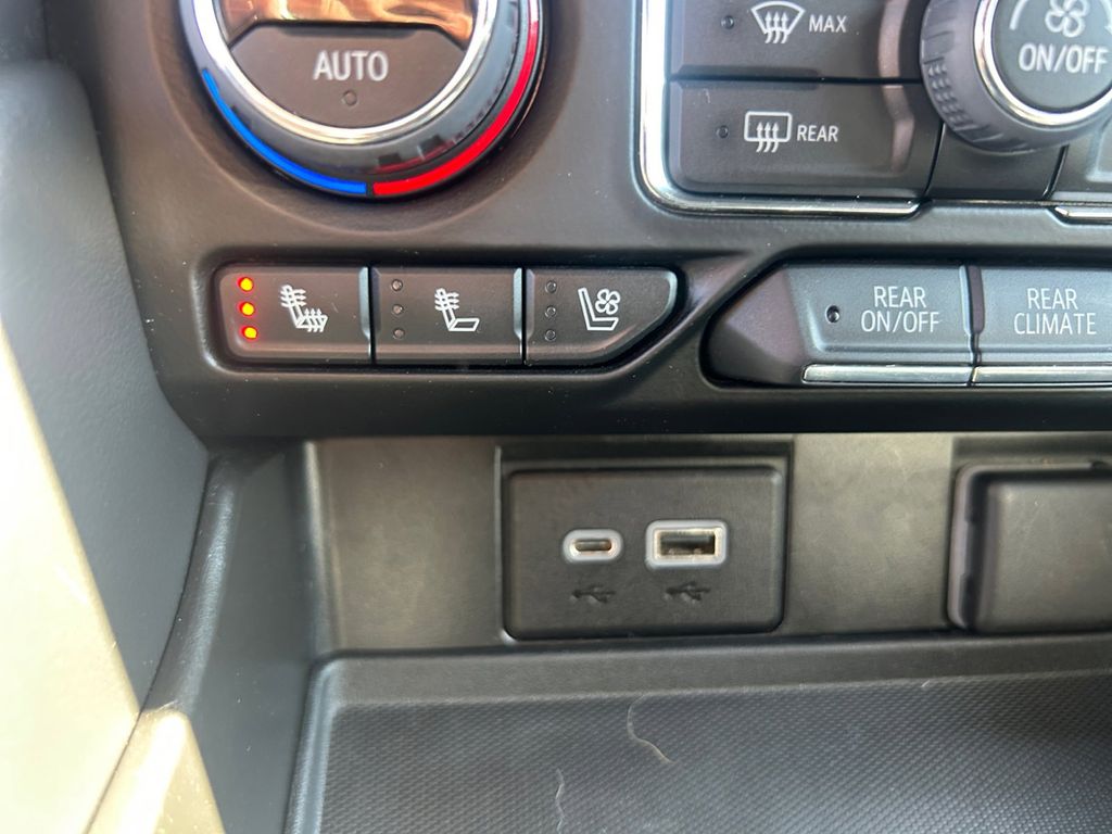 Used Car 2022 Chevrolet Suburban  Premier For Sale Under $35,000 In Floresville, Texas