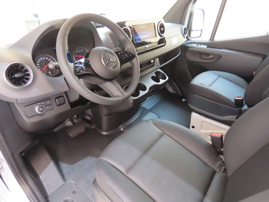 Thumbnail: 2026 Mercedes-Benz Sprinter - 10