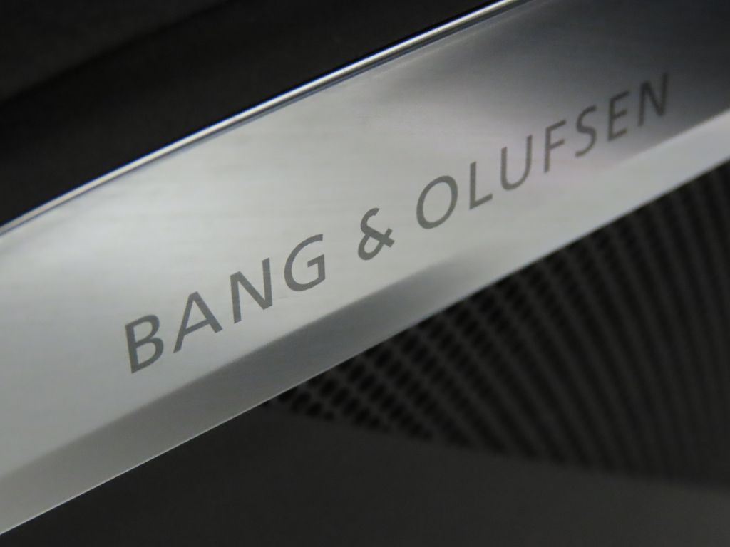 Thumbnail: 2022 Audi e-tron - 32