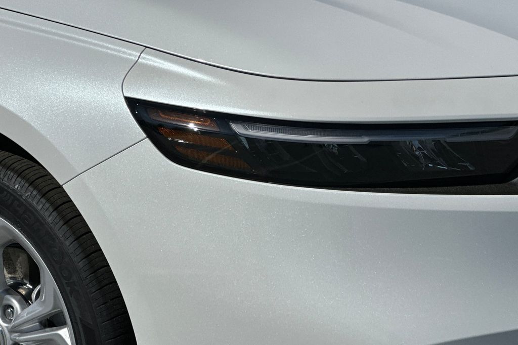 New 2026 Platinum White Pearl Honda LX image 29