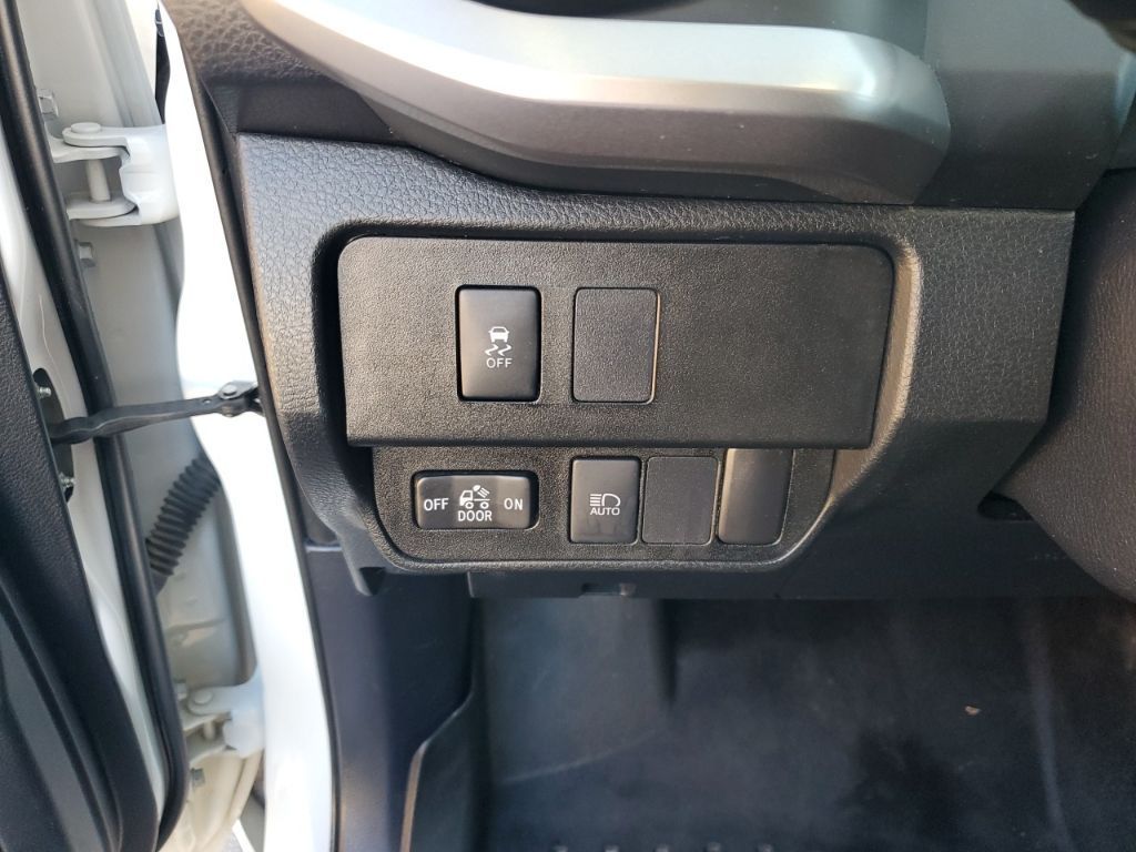 Used Car 2021 Toyota Tacoma  Sr5 For Sale Under $30,000 In Austin, Texas