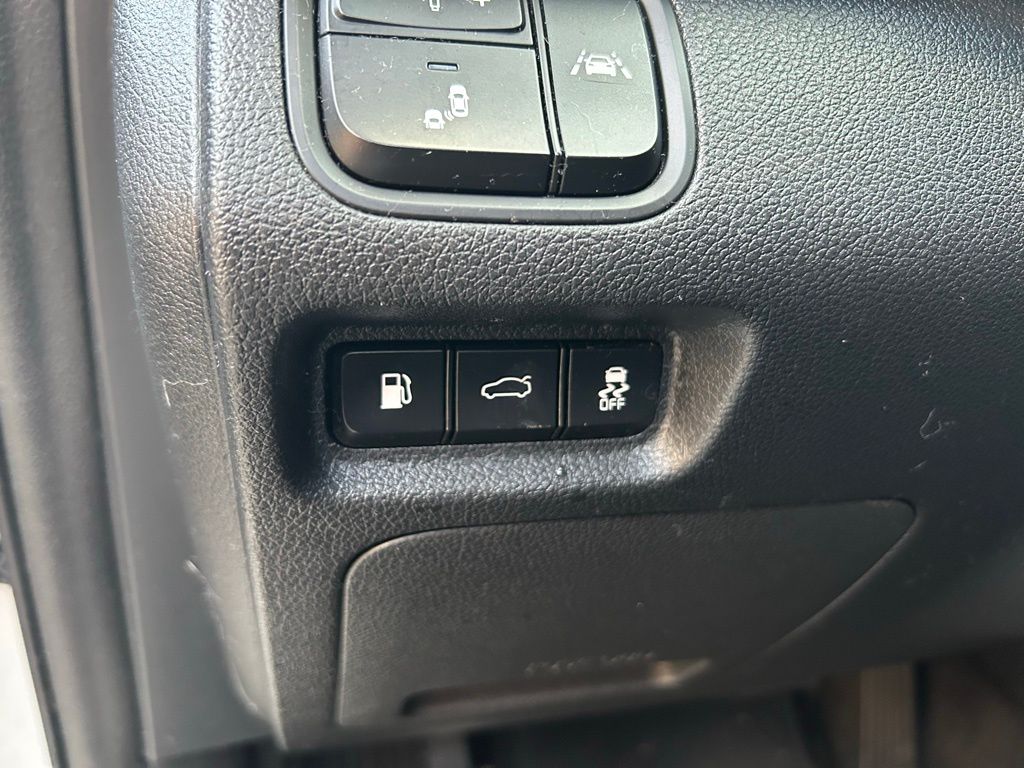 Thumbnail: 2020 Kia Optima - 18