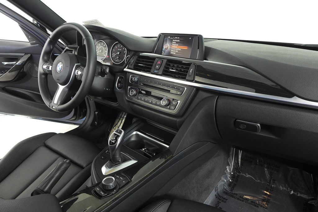 Thumbnail: 2015 BMW 3 Series - 13