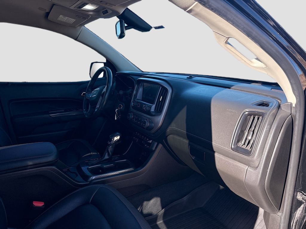 Used 2022 Black GMC AT4 w/Leather image 29