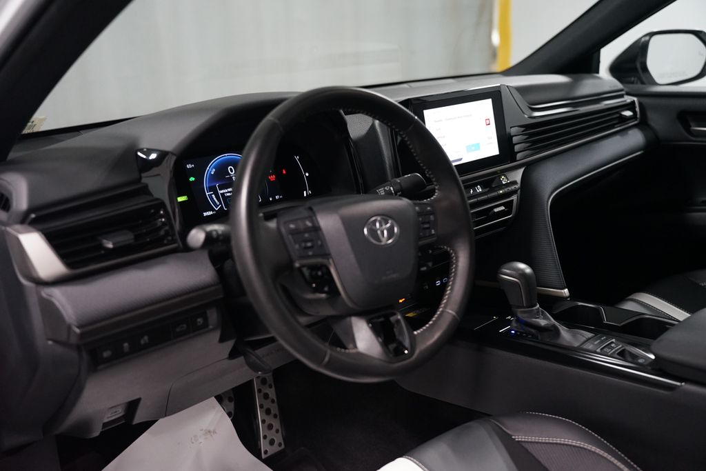 Thumbnail: 2025 Toyota Camry - 15