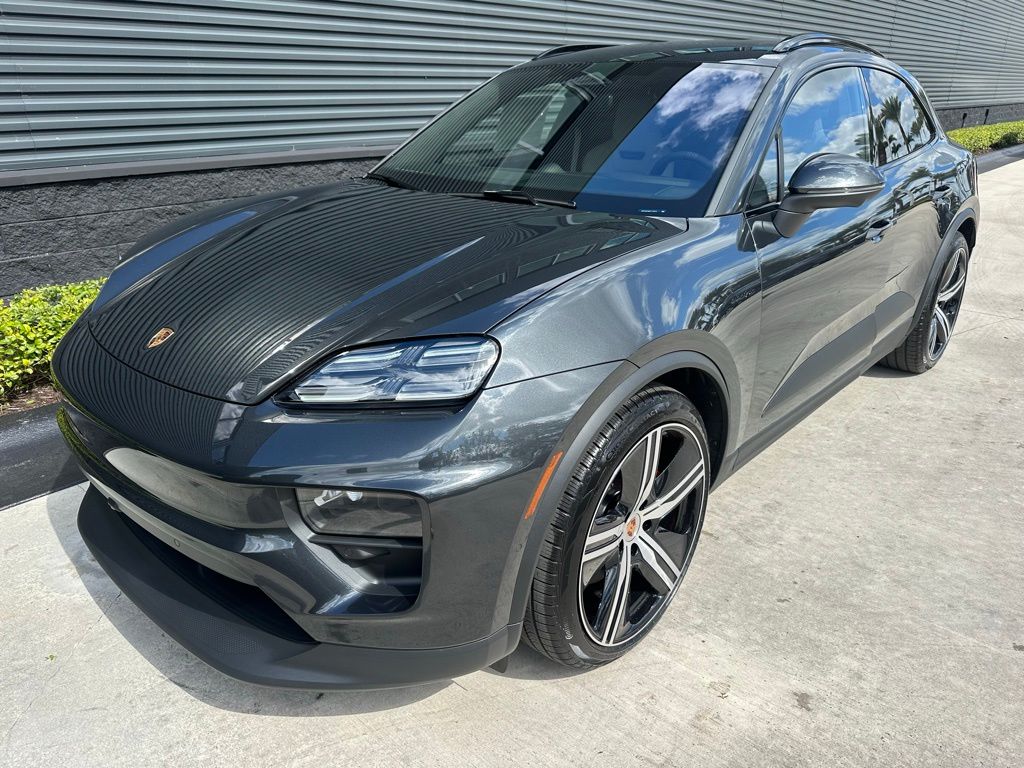 Thumbnail: 2026 Porsche Macan - 7