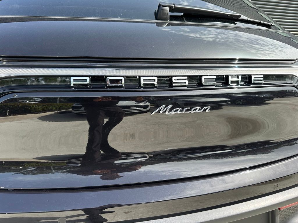Thumbnail: 2026 Porsche Macan - 14