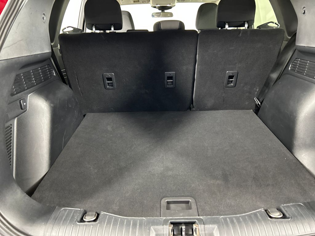 Used 2021 Red Ford SE image 19