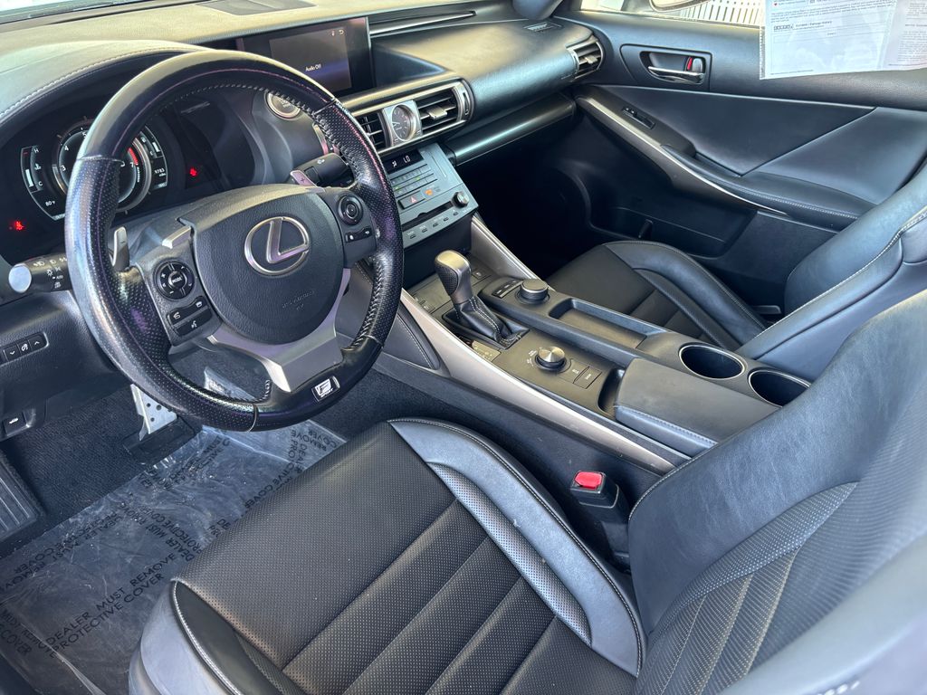Thumbnail: 2016 Lexus IS - 9