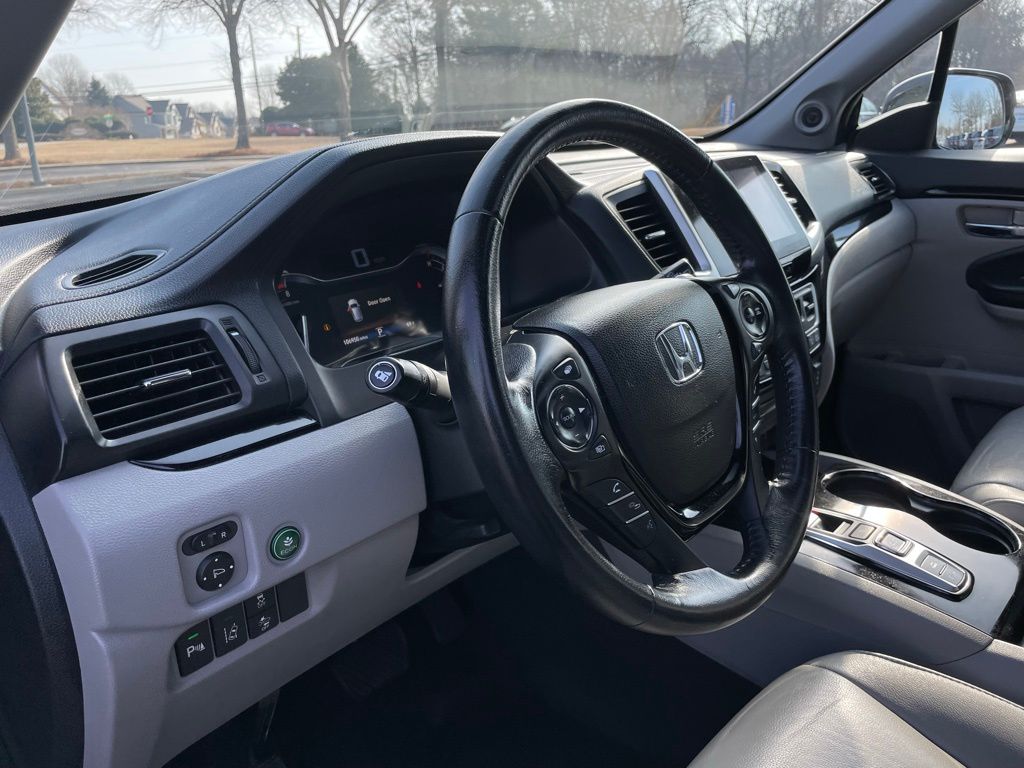 Thumbnail: 2016 Honda Pilot - 29