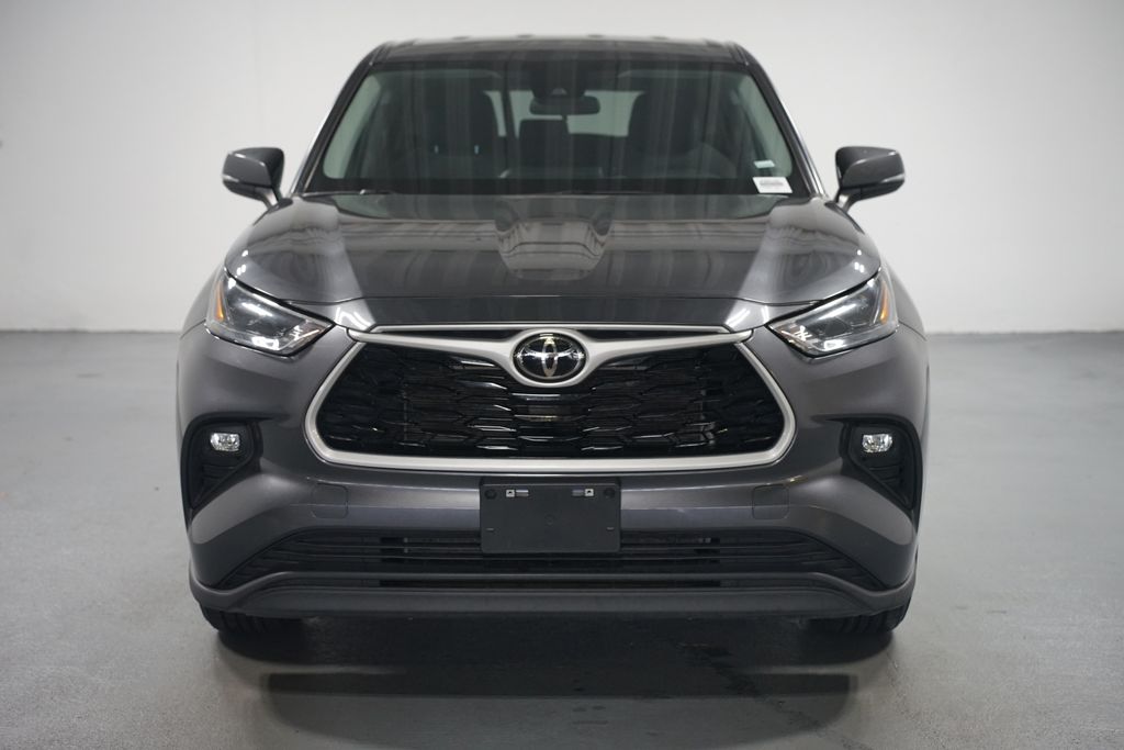 Thumbnail: 2023 Toyota Highlander - 2