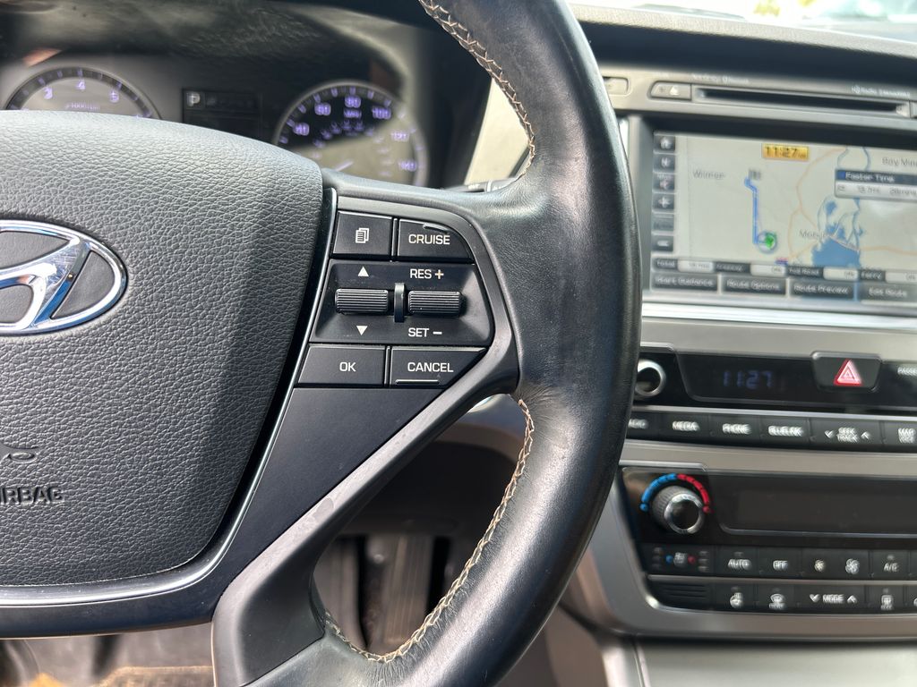 Used 2015 White Hyundai Limited image 21