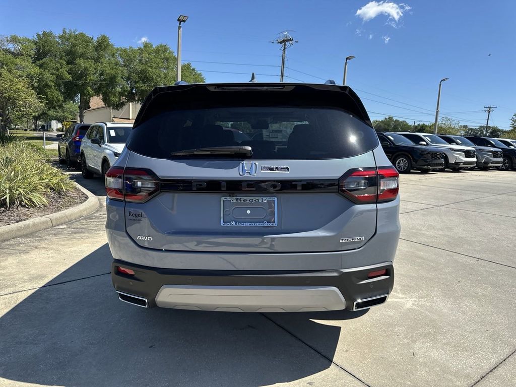 2025 Honda Pilot Touring 5