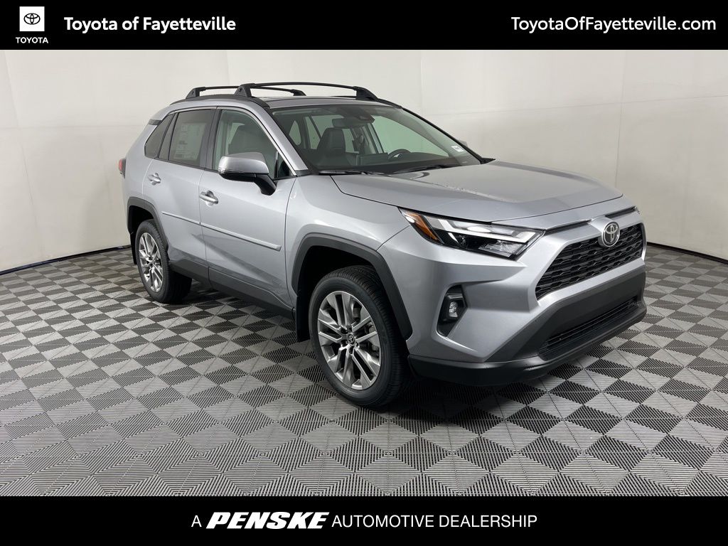 2025 Toyota RAV4 XLE Premium 17
