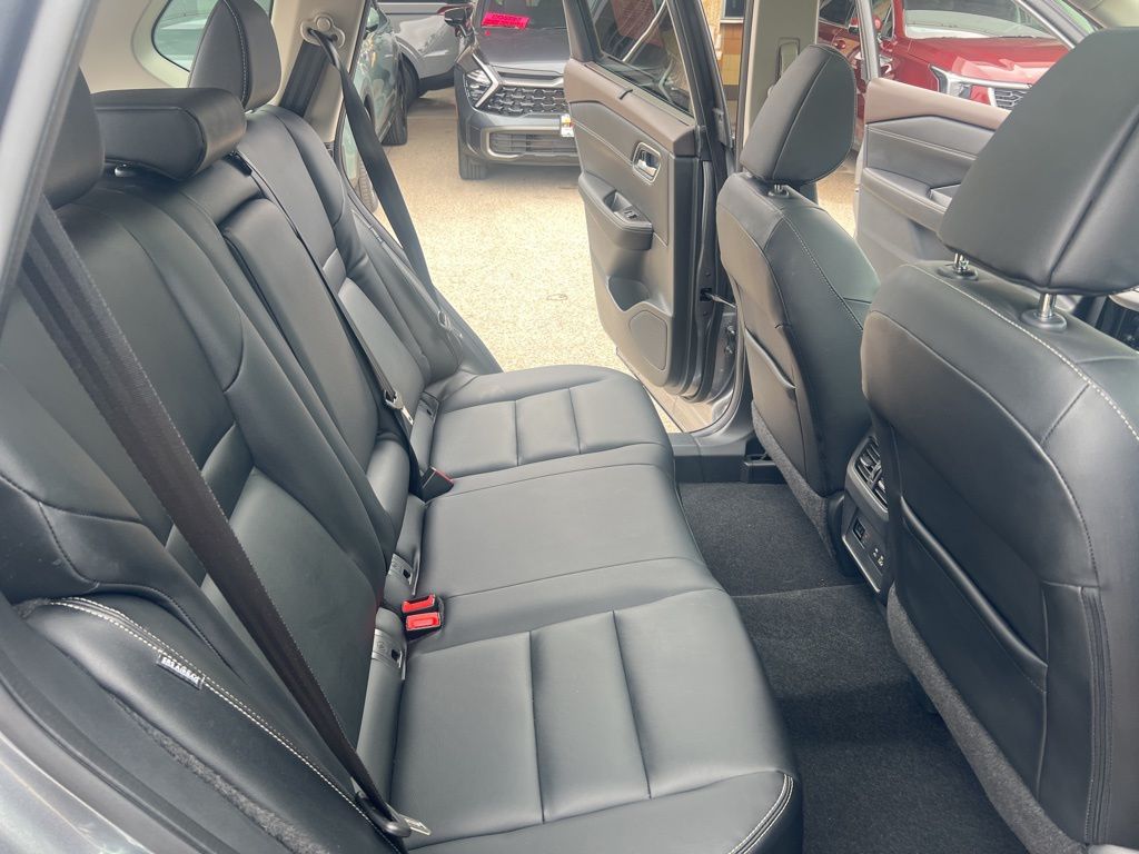 2021 Nissan Rogue SL photo