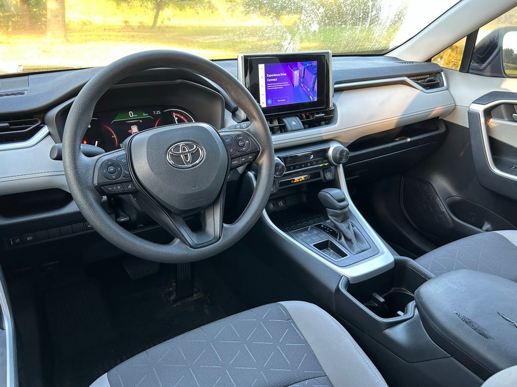 2023 Toyota RAV4 XLE 12
