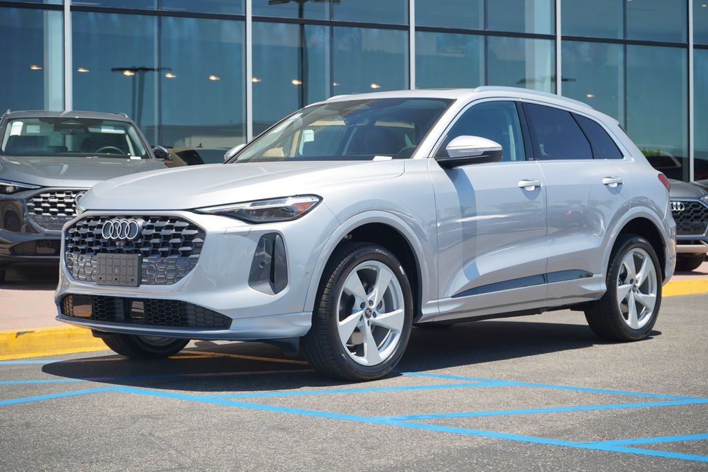 Thumbnail: 2025 Audi Q5 - 1