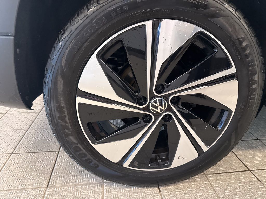 2023 Volkswagen Taos SE photo 7