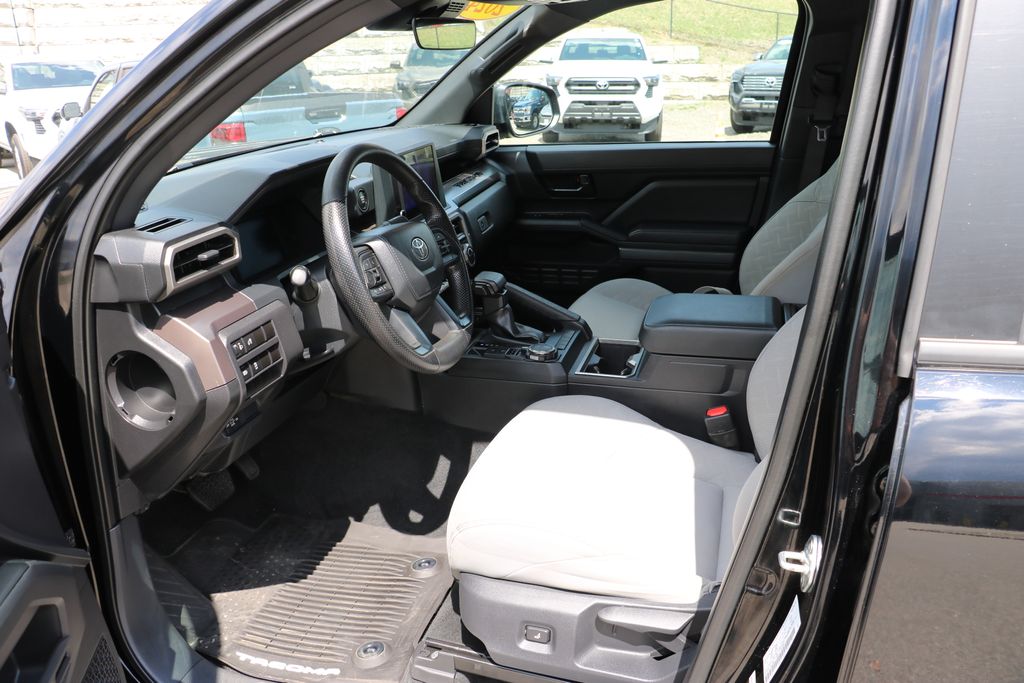 View vehicle photo 6