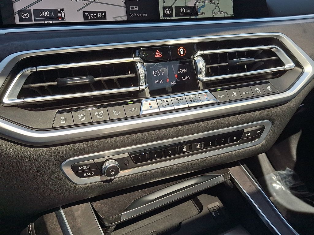 Thumbnail: 2021 BMW X7 - 16