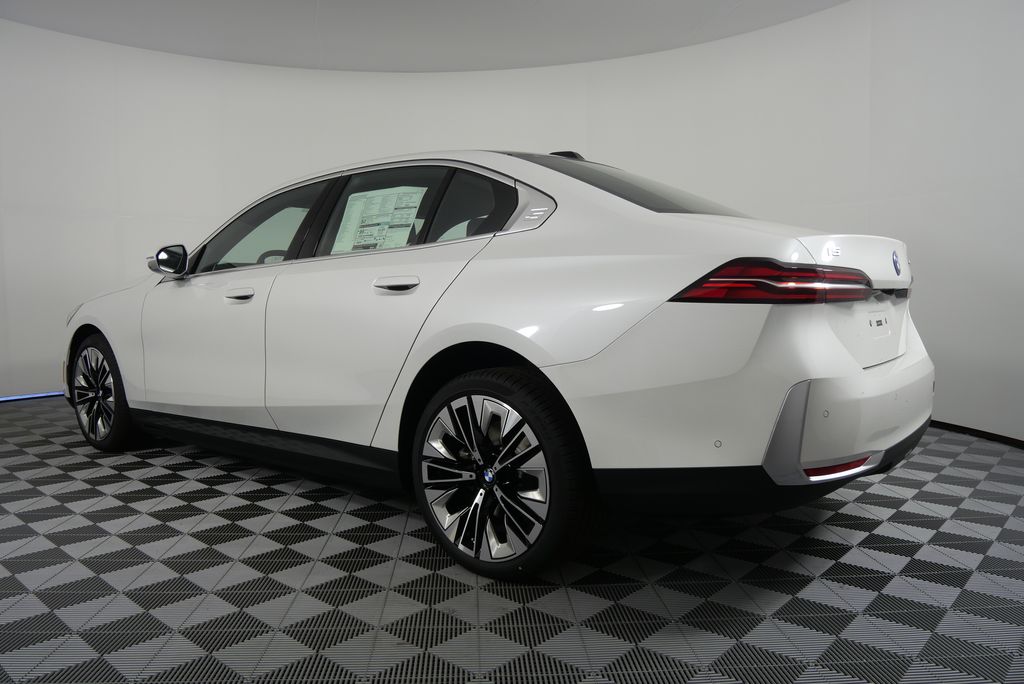 2025 BMW i5 eDrive40 5