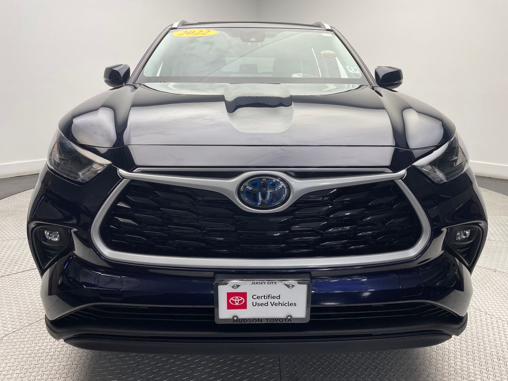 2022 Toyota Highlander XLE 2