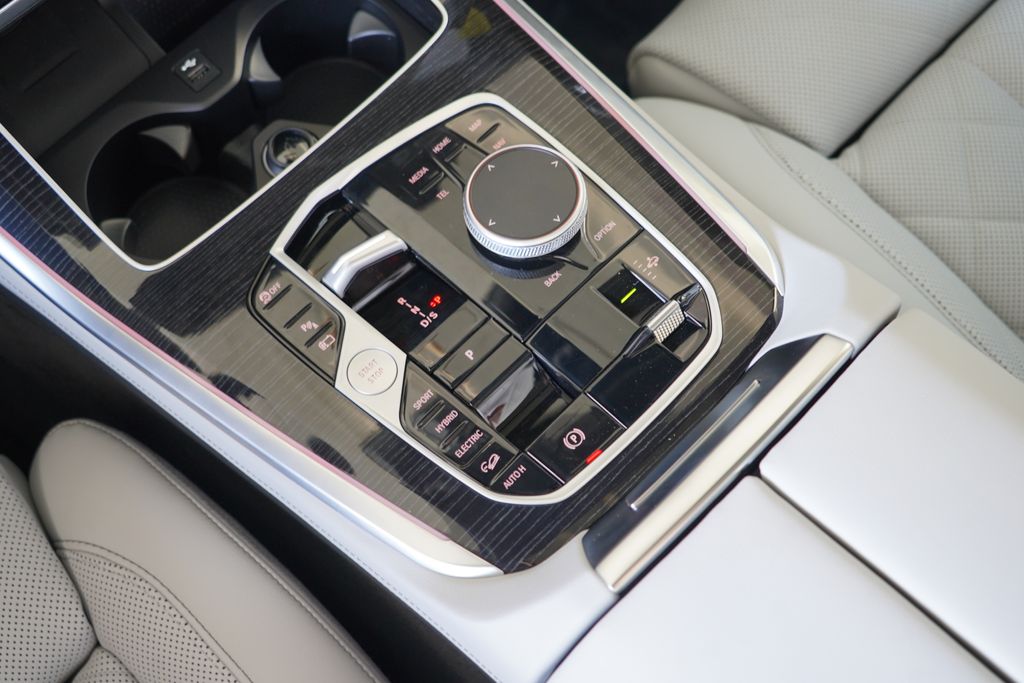 Thumbnail: 2026 BMW X5 - 18