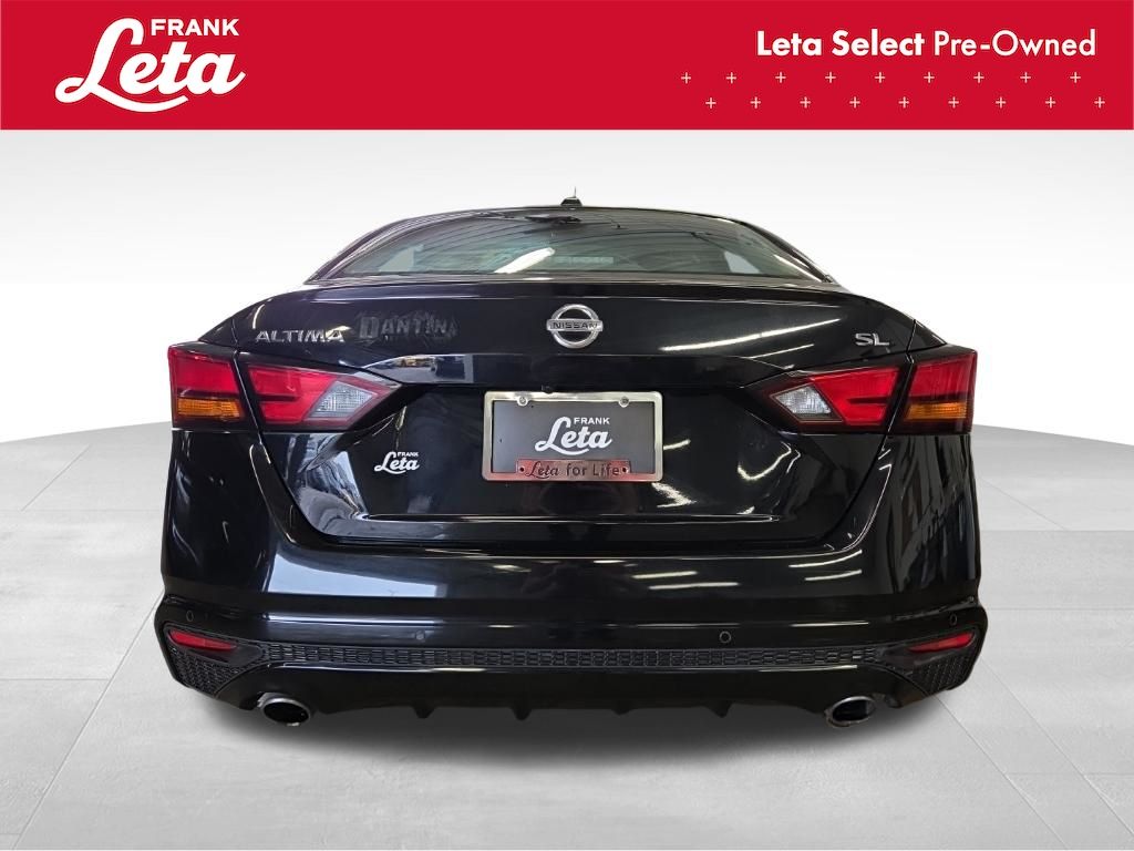 View vehicle photo 5