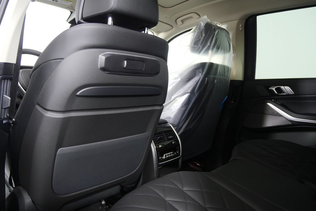2026 BMW X7 xDrive40i 19