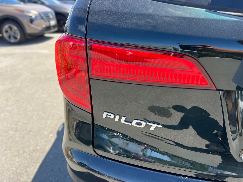 Used 2018 Honda Pilot SUV