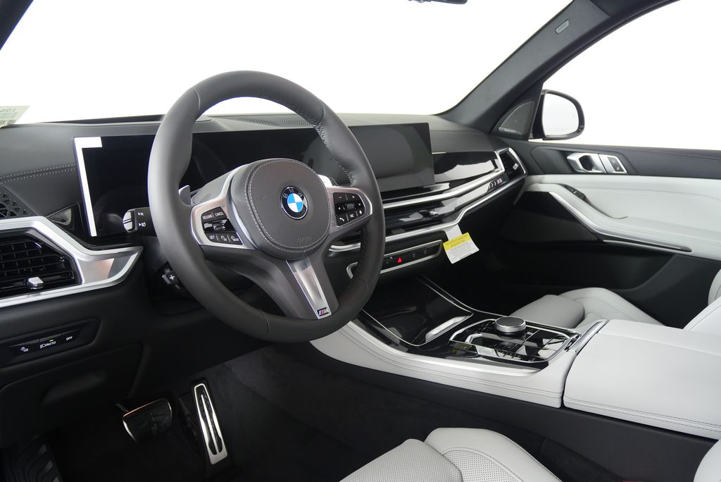 Thumbnail: 2026 BMW X5 - 13