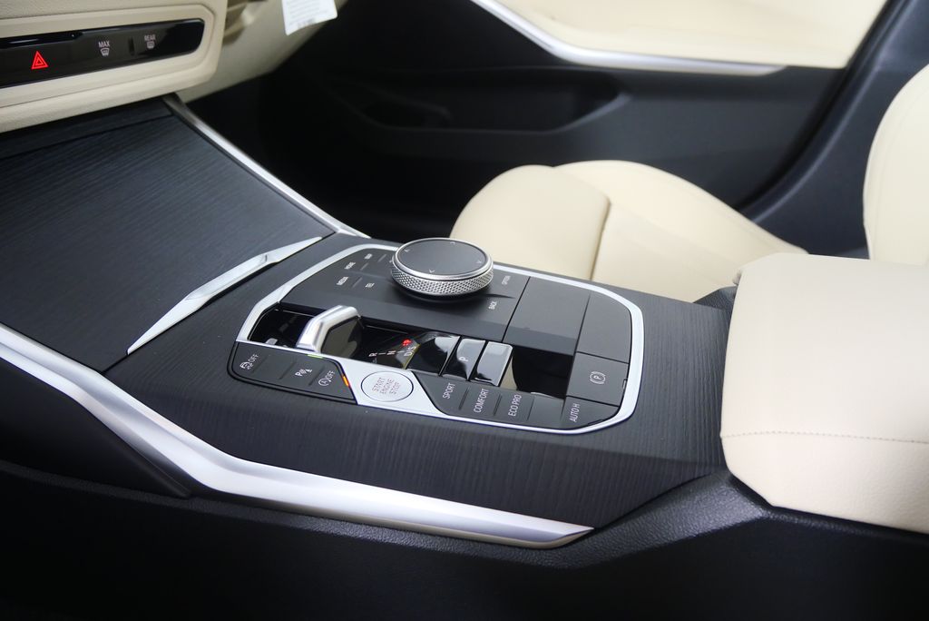 Thumbnail: 2026 BMW 3 Series - 22