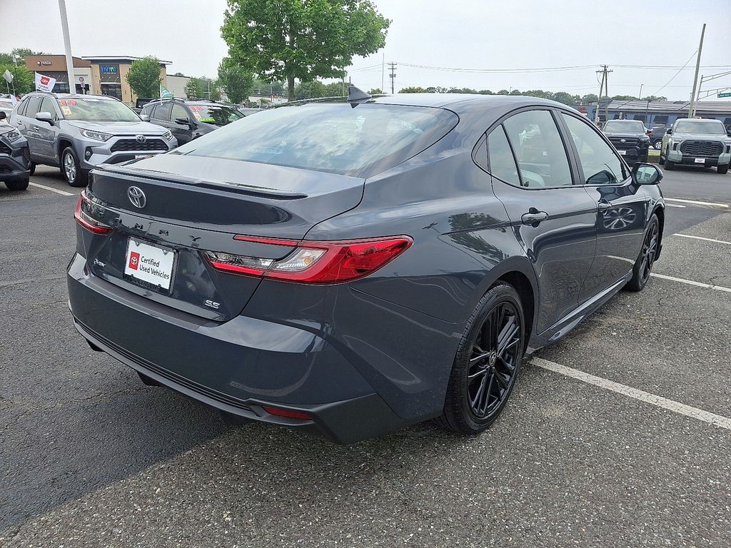 2025 Toyota Camry SE 6