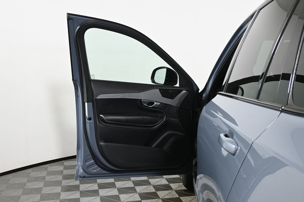 Thumbnail: 2020 Volvo XC90 - 29