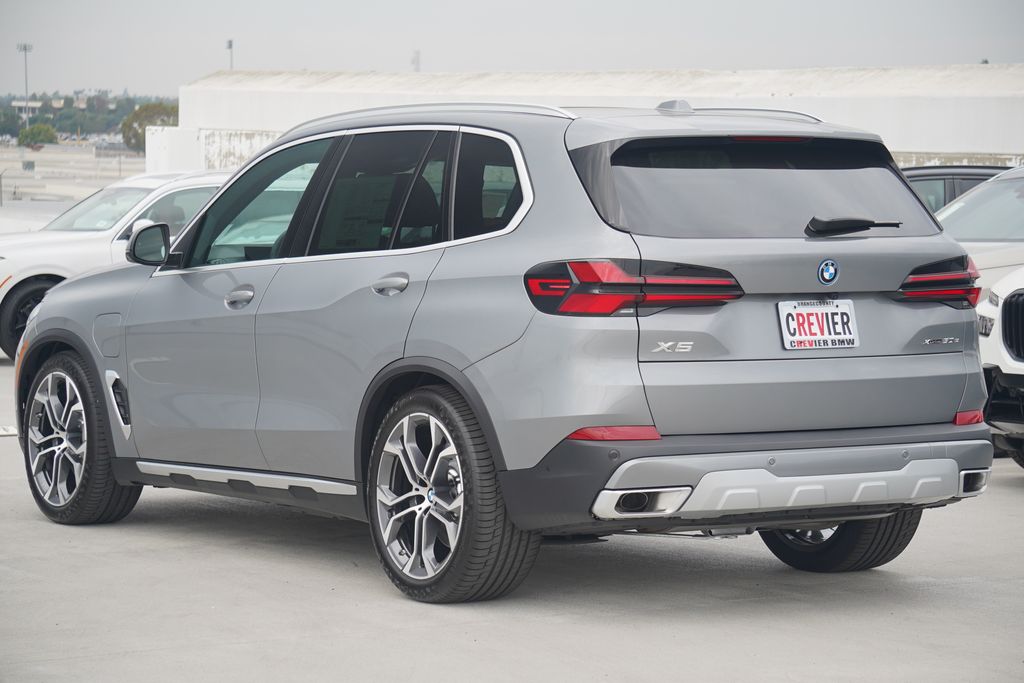 Thumbnail: 2026 BMW X5 - 8