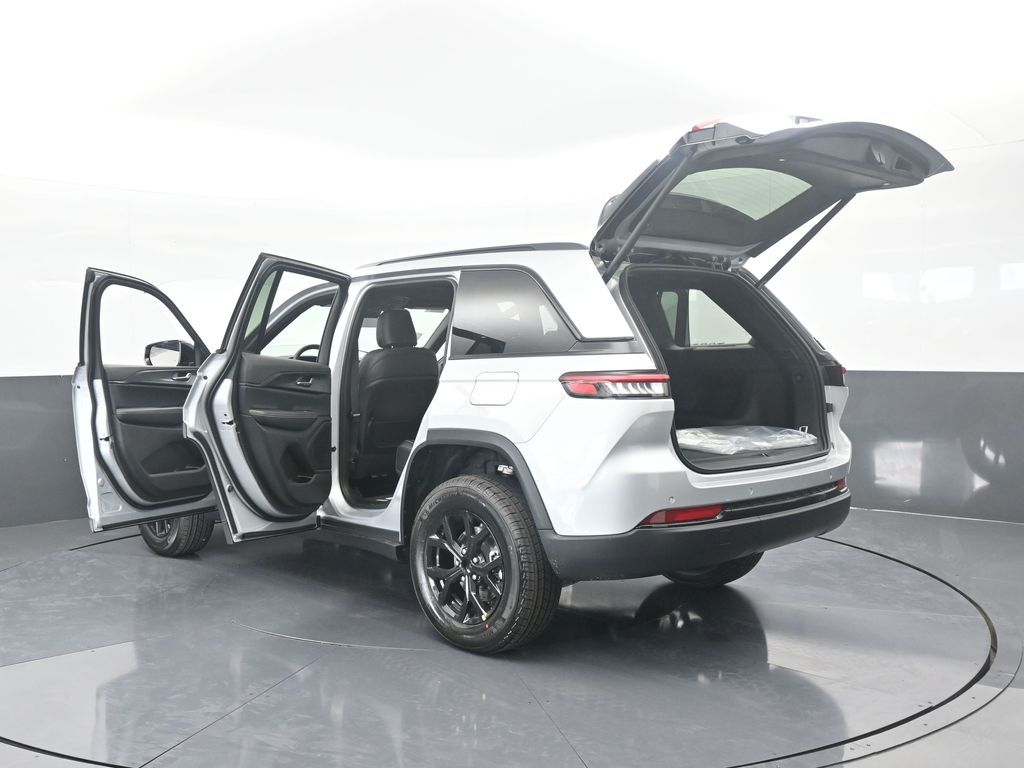 New 2025 Silver Zynith Jeep Altitude X image 69