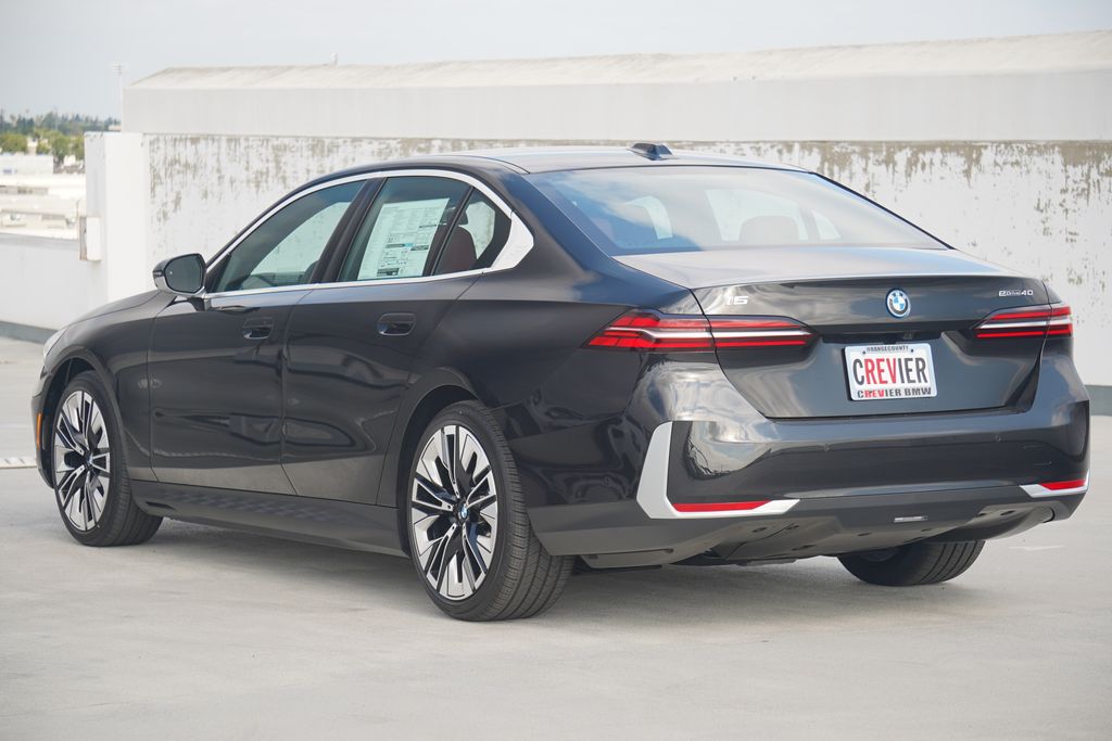 Thumbnail: 2026 BMW i5 - 7